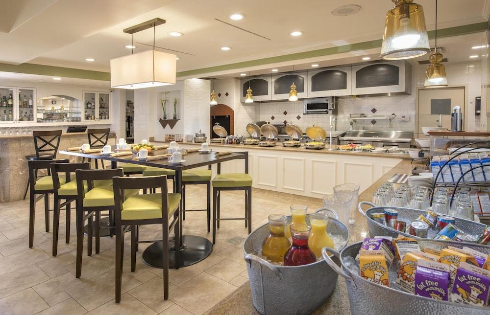 Hilton Garden Inn Midland Bagian luar foto