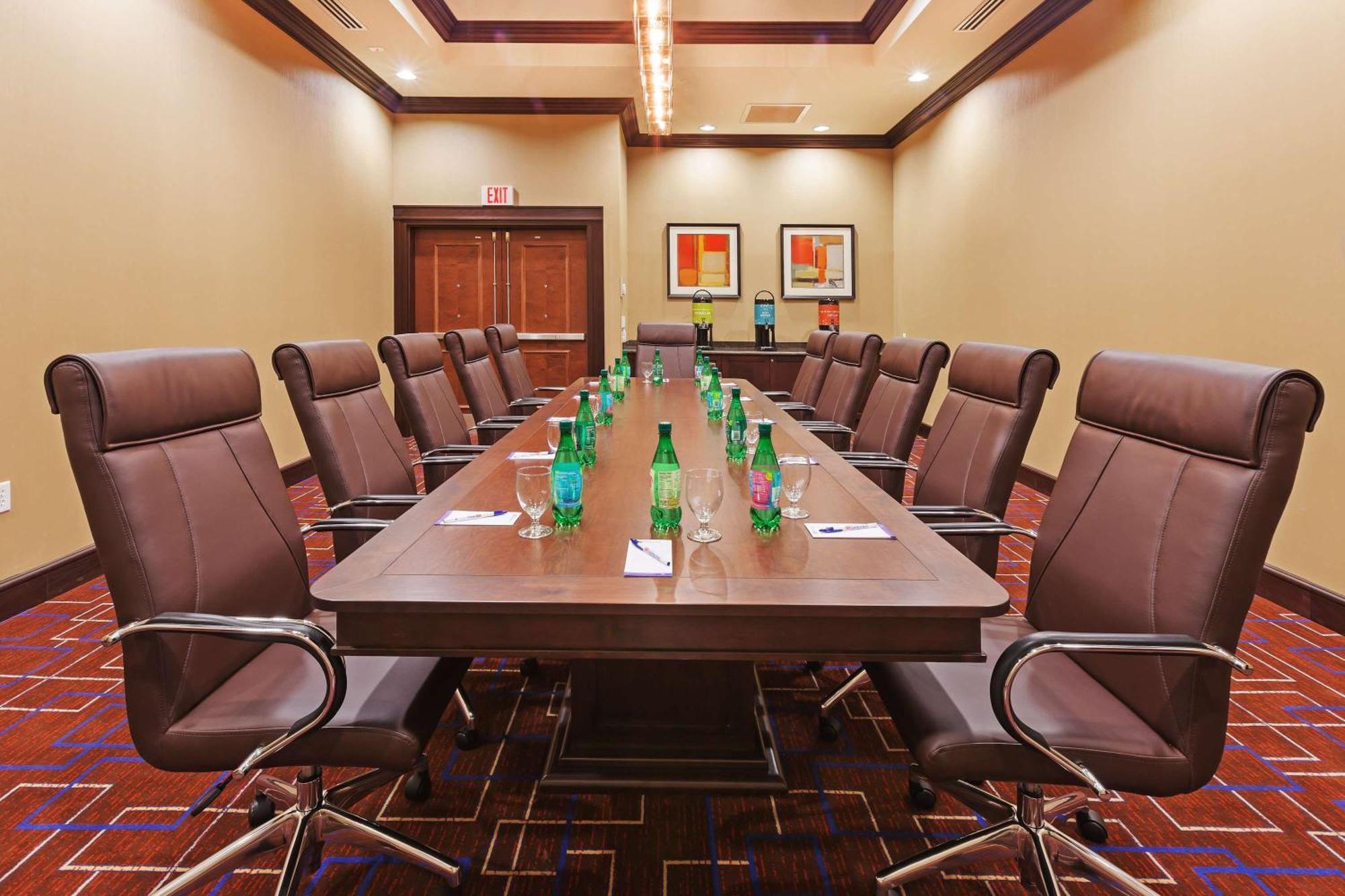 Hilton Garden Inn Midland Bagian luar foto