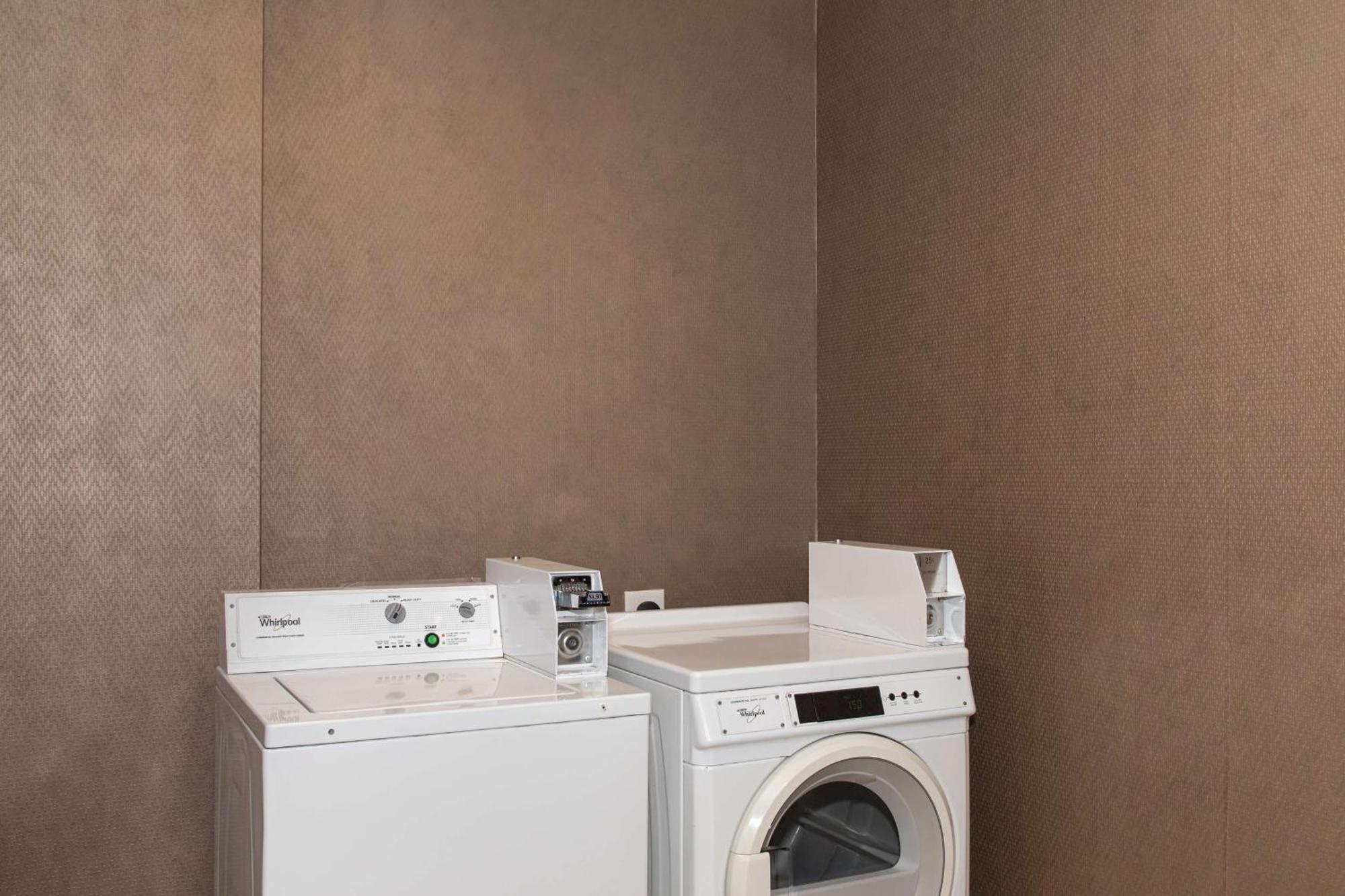 Hilton Garden Inn Midland Bagian luar foto
