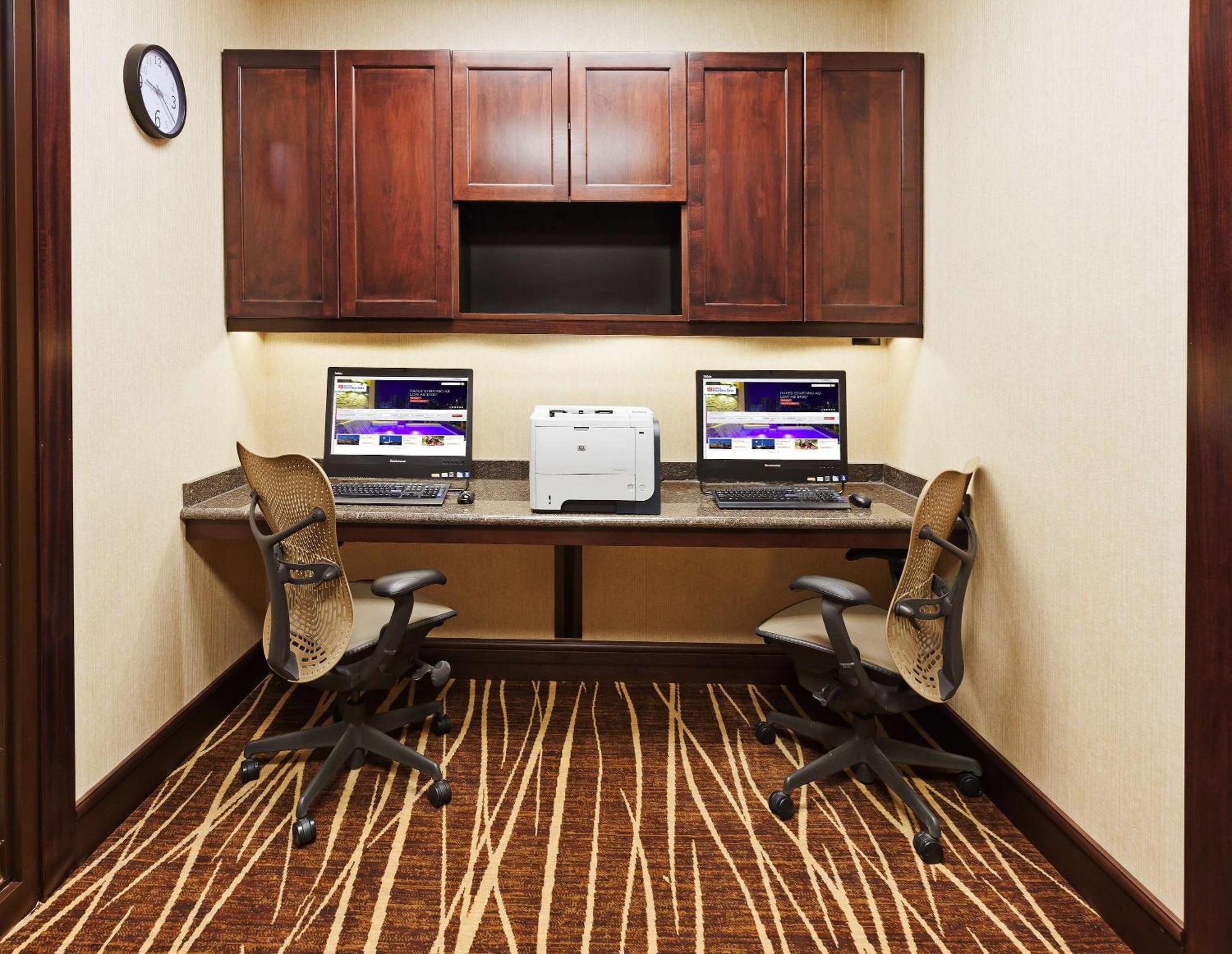 Hilton Garden Inn Midland Bagian luar foto