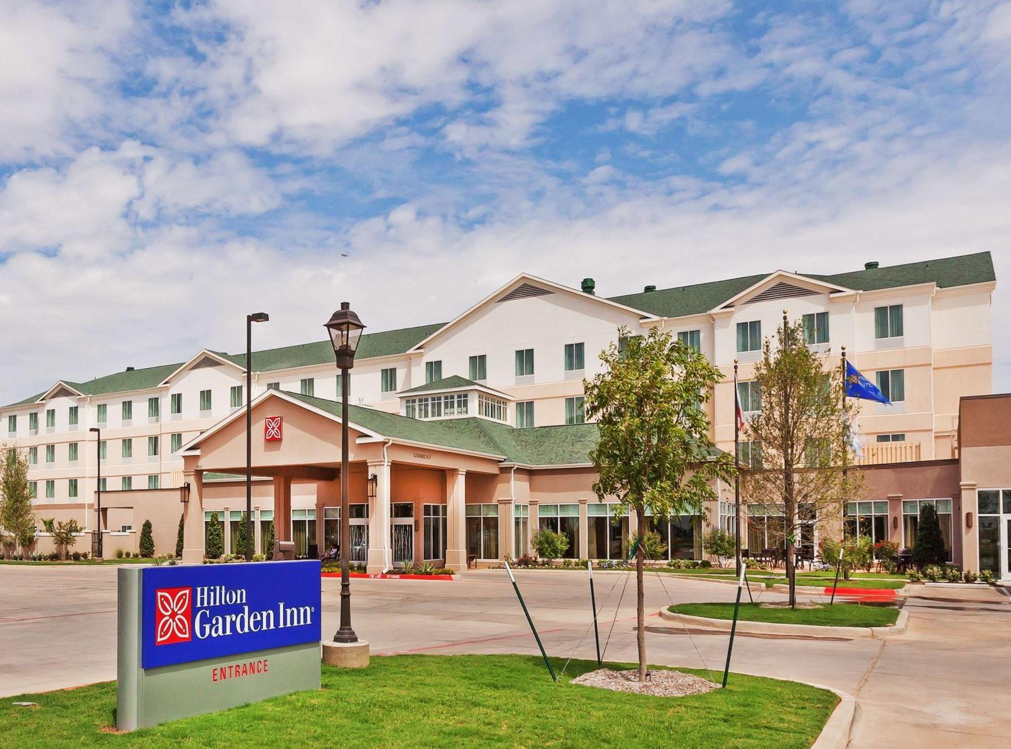 Hilton Garden Inn Midland Bagian luar foto