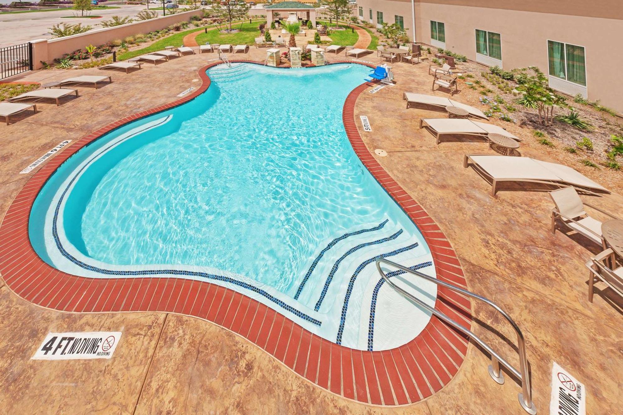 Hilton Garden Inn Midland Bagian luar foto